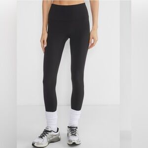 New Aritzia Hi-Rise Cheeky Leggings